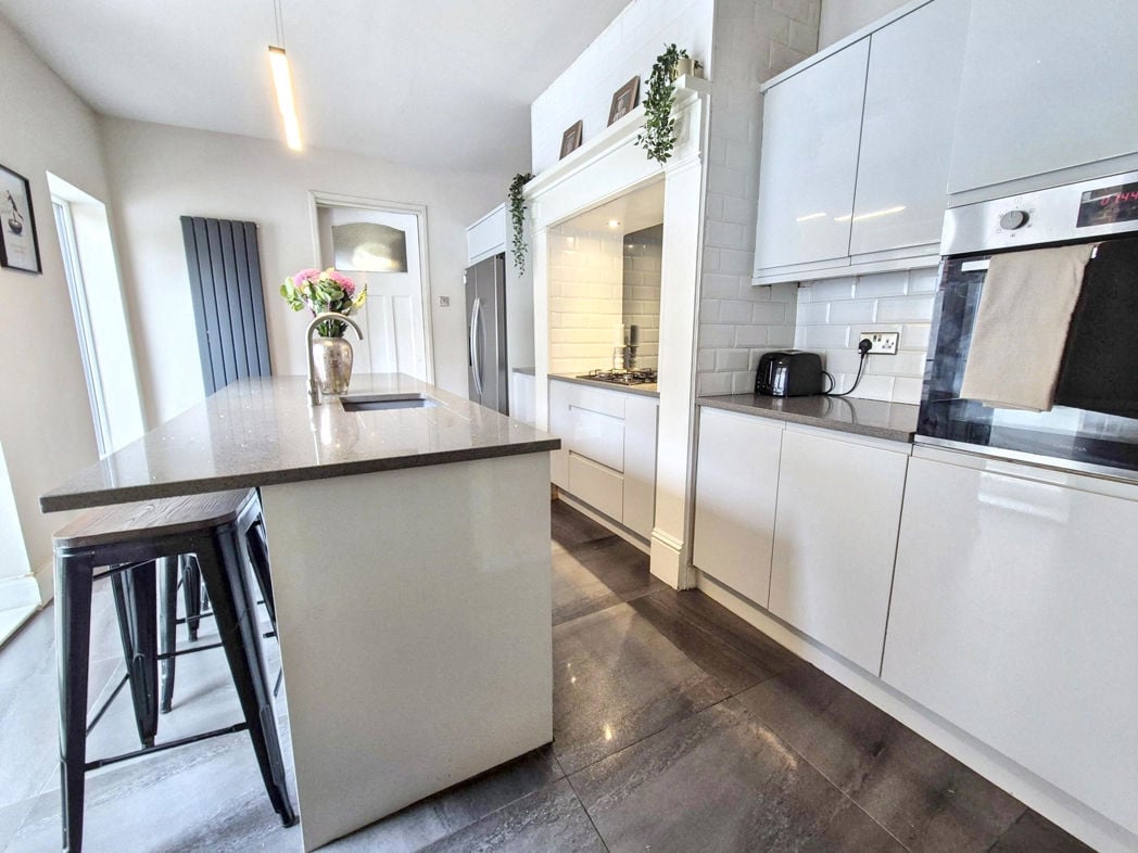 Property image 12 of 25