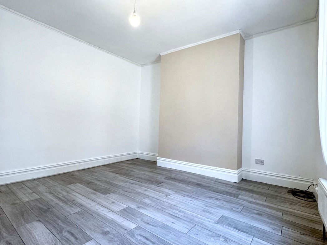 Property image 6 of 18