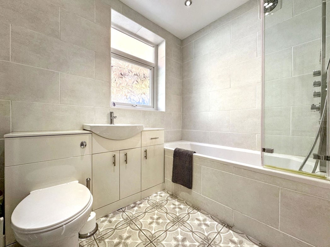 Property image 3 of 18