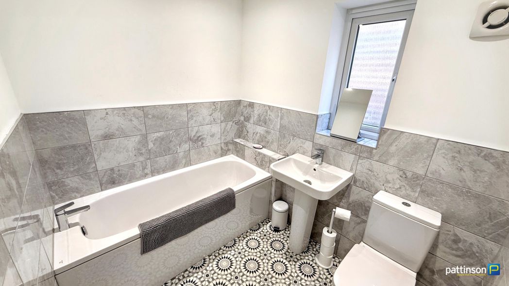 Property image 33 of 43