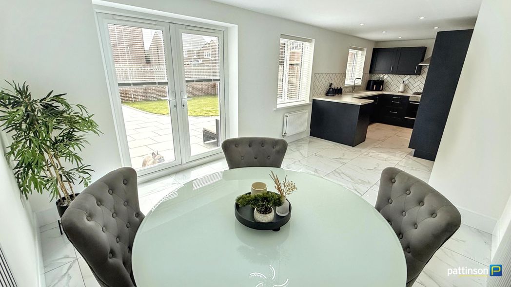 Property image 11 of 43