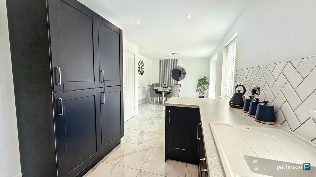 Property image 14 of 43
