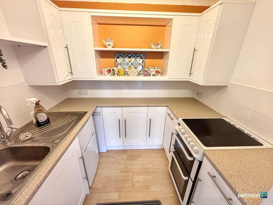 Property image 4 of 12