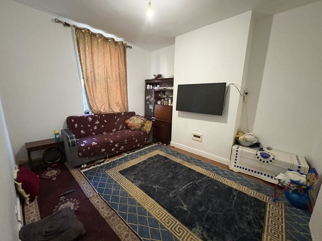 Property image 3 of 11