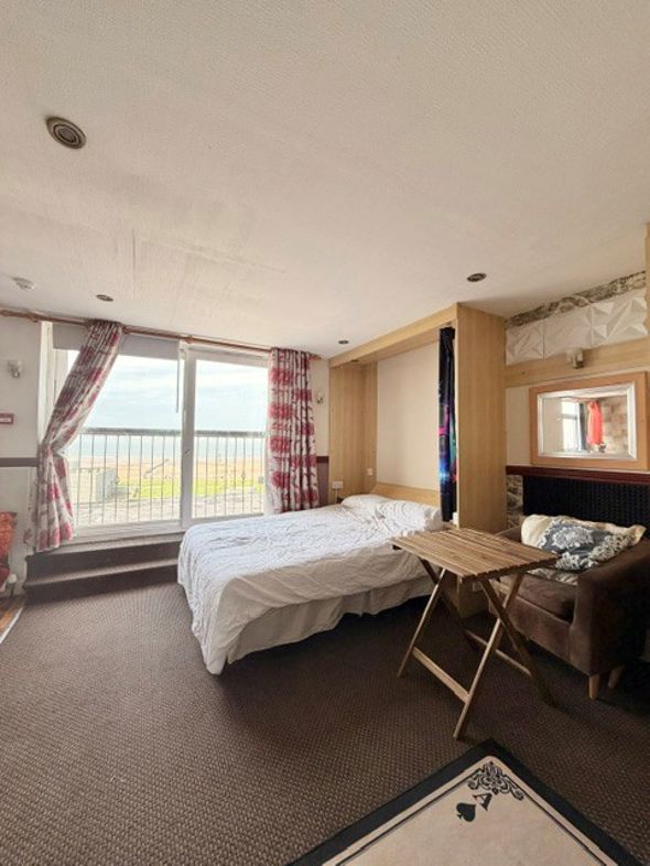 Property image 6 of 23