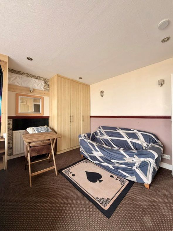 Property image 8 of 23