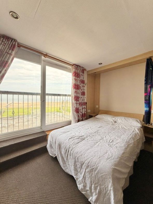 Property image 9 of 23