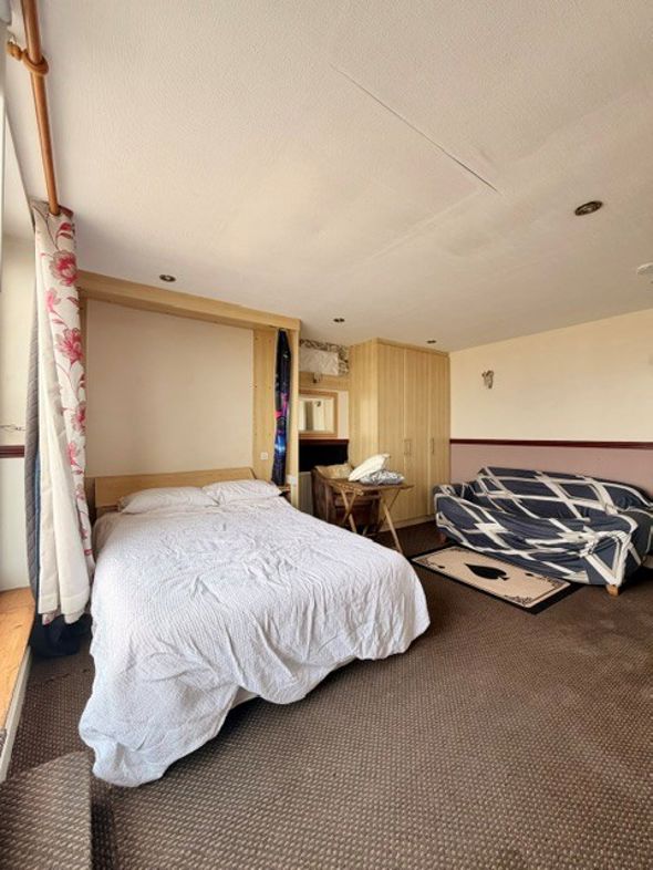 Property image 10 of 23