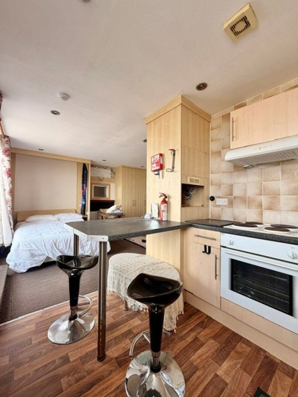 Property image 11 of 23