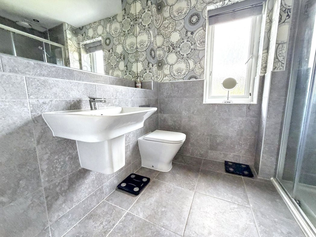 Property image 25 of 42