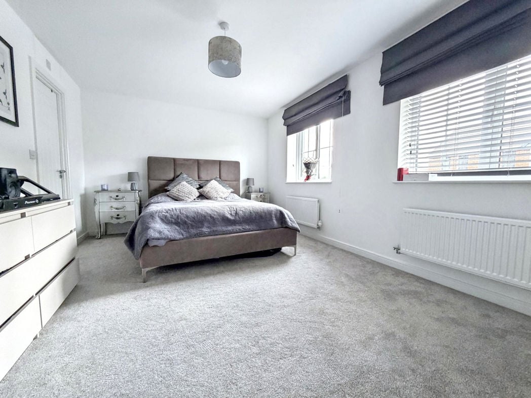 Property image 27 of 42