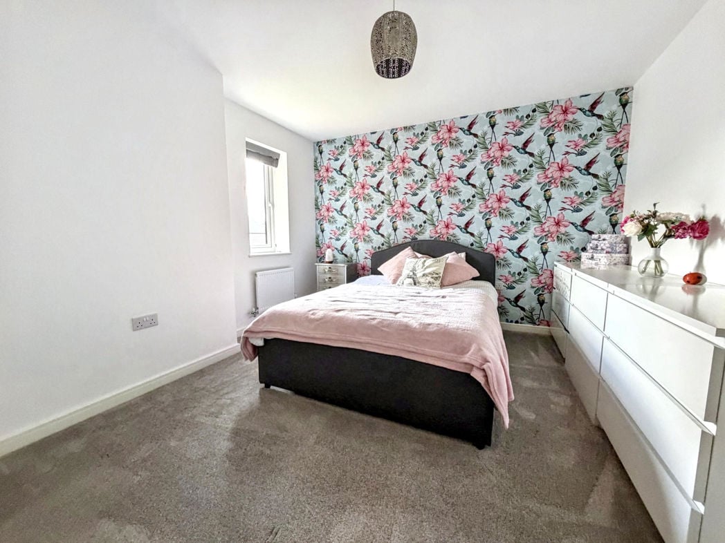 Property image 33 of 42