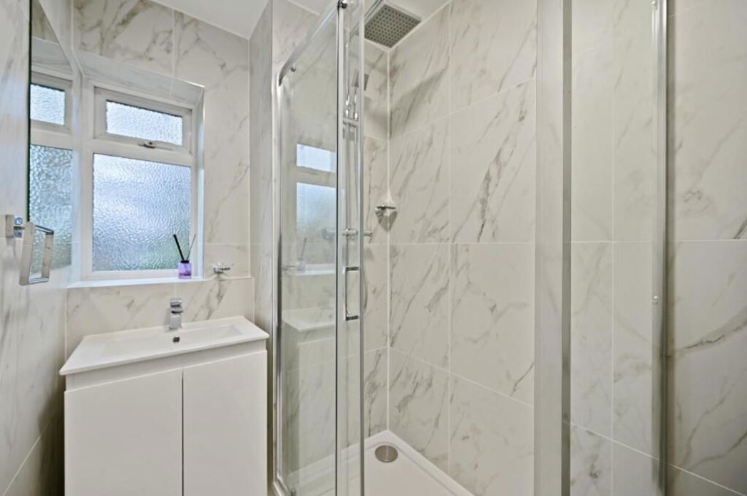 Property image 10 of 12