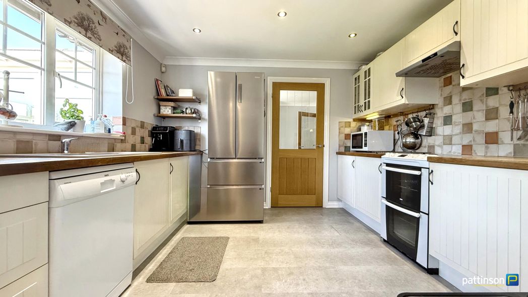 Property image 12 of 42