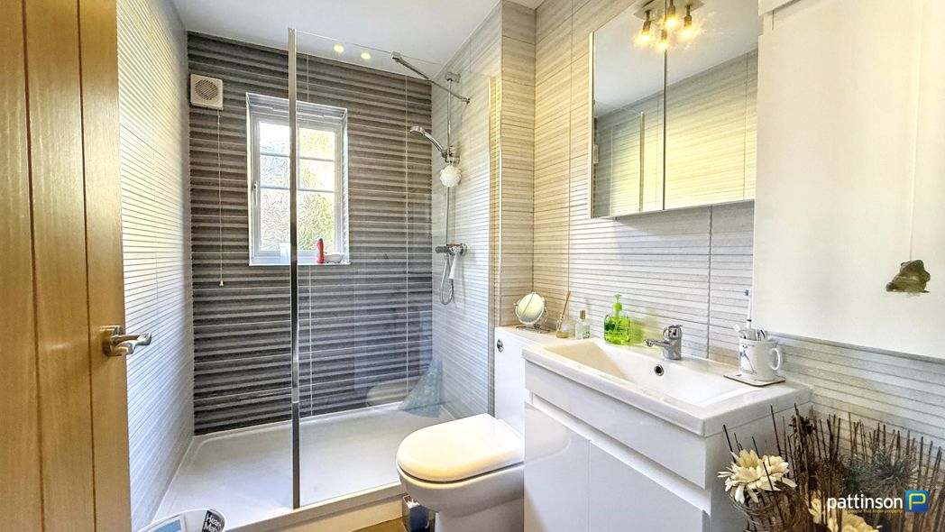 Property image 25 of 42