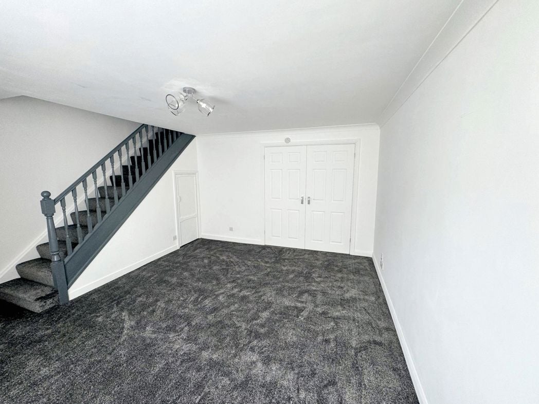 Property image 2 of 10