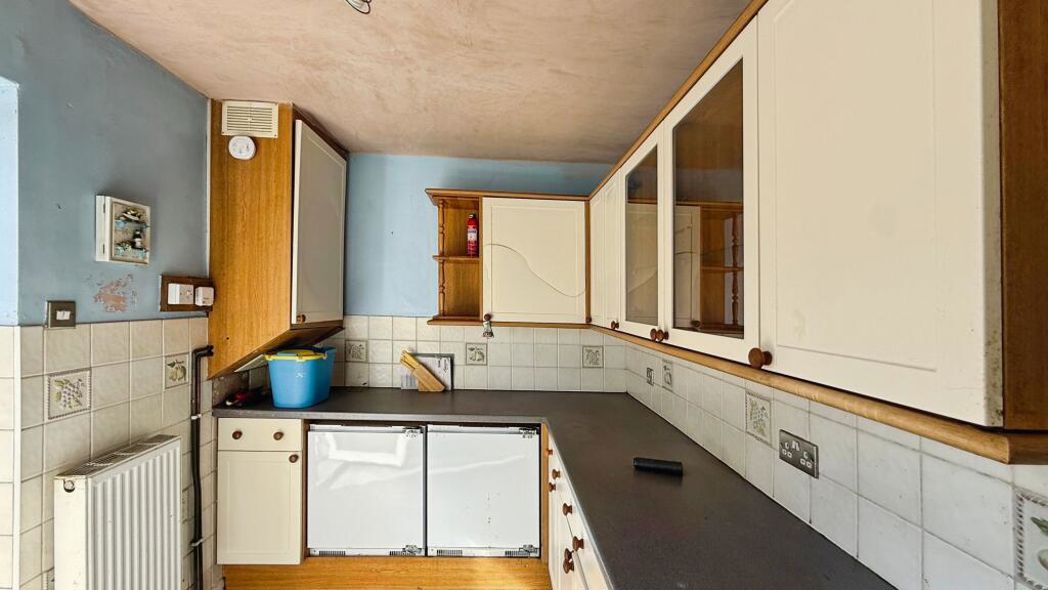 Property image 2 of 13