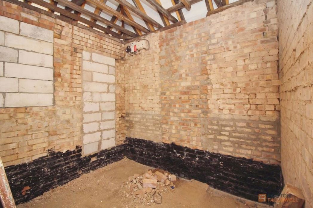 Property image 5 of 11