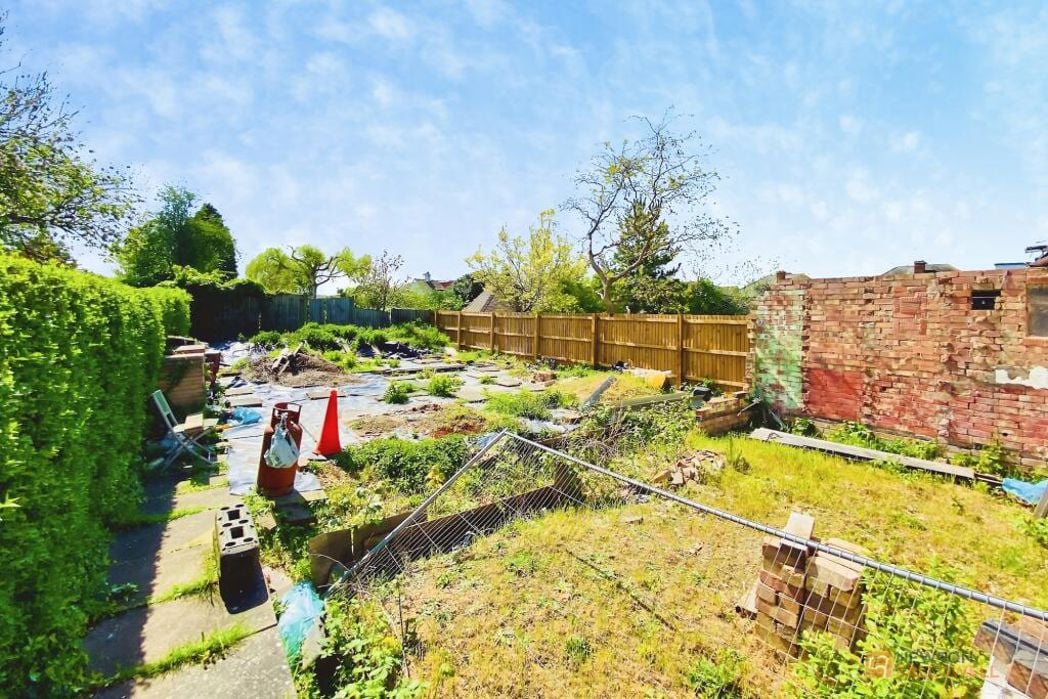 Property image 8 of 11
