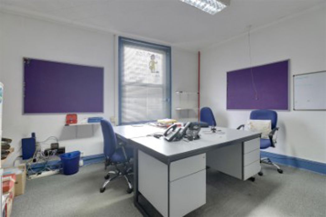 Property image 6 of 8