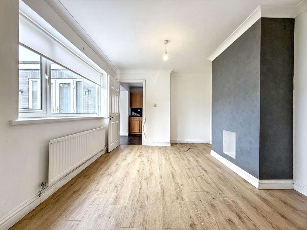 Property image 8 of 16