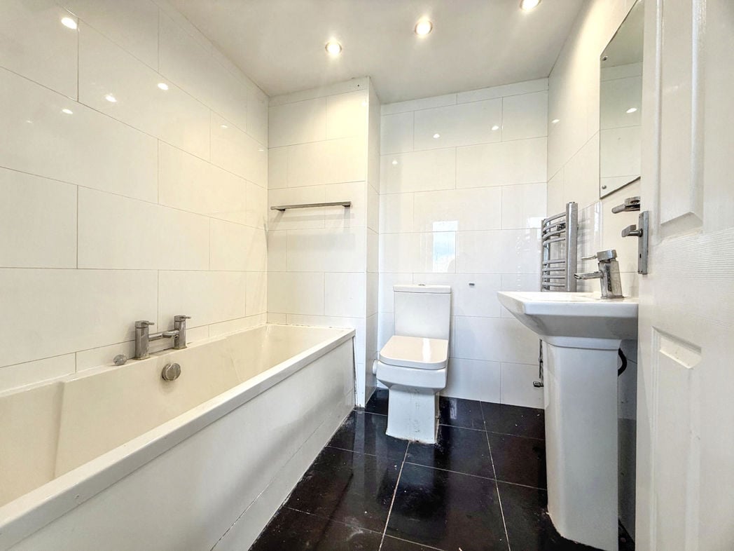 Property image 14 of 16