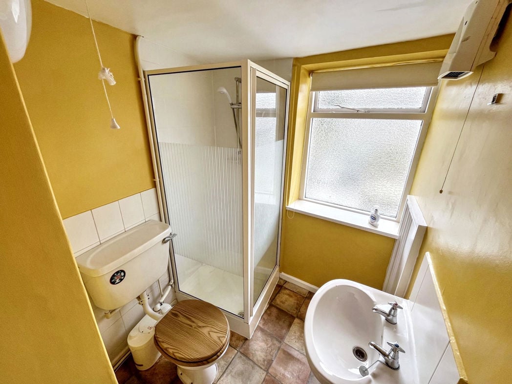 Property image 6 of 7