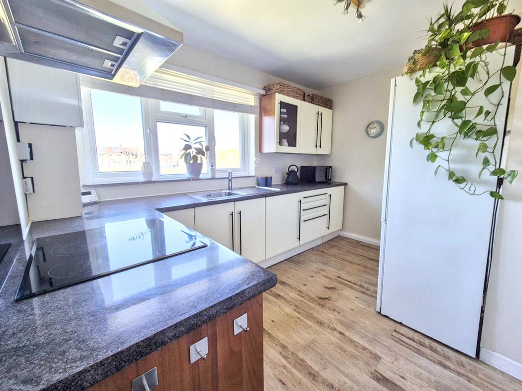 Property image 3 of 23