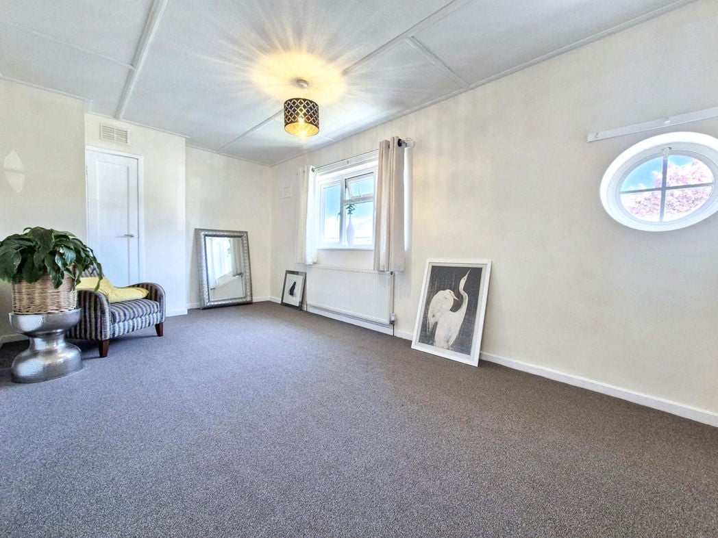 Property image 13 of 23