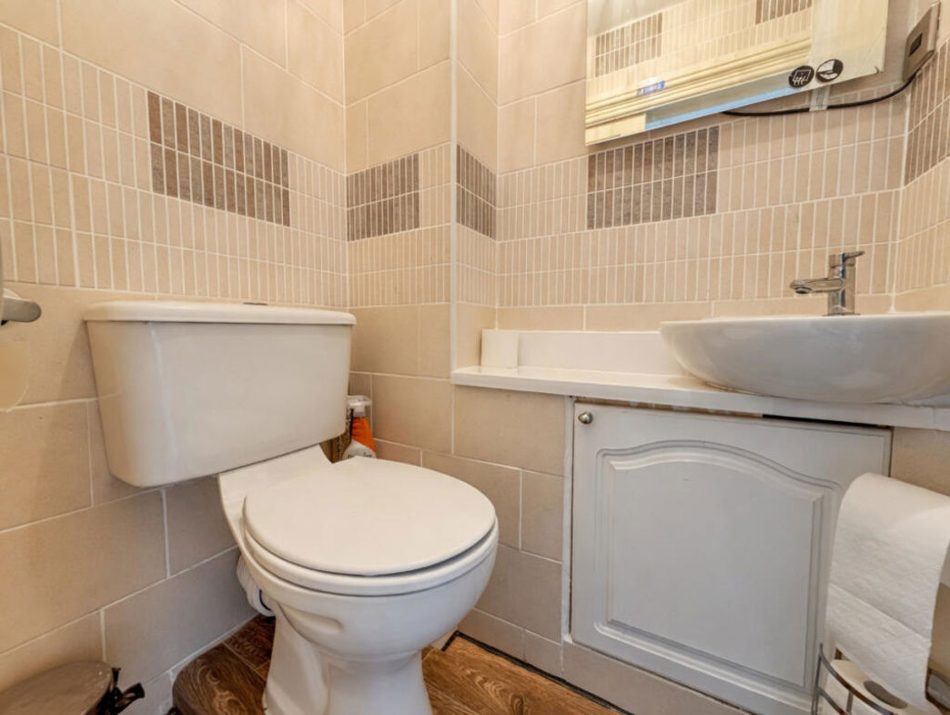 Property image 11 of 14