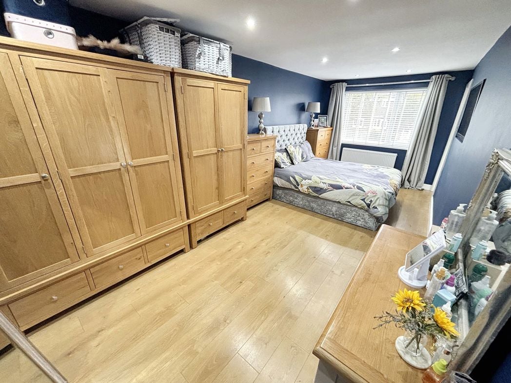 Property image 16 of 26
