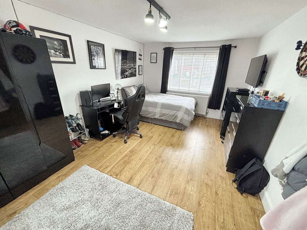 Property image 10 of 26