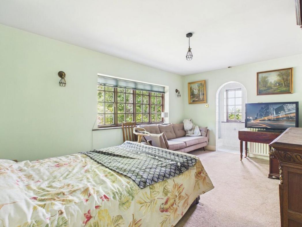 Property image 10 of 31