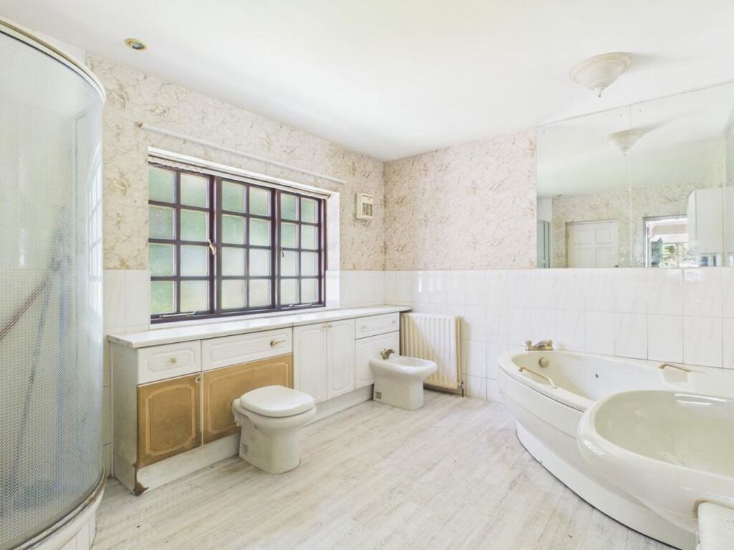 Property image 11 of 31