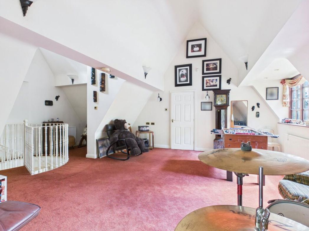 Property image 12 of 31