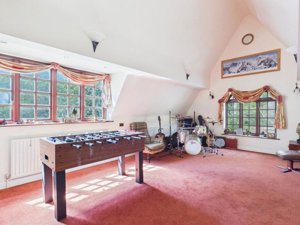 Property image 13 of 31