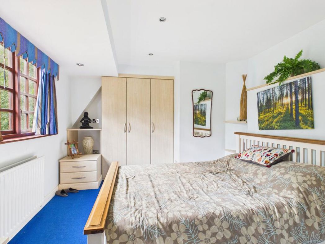 Property image 14 of 31