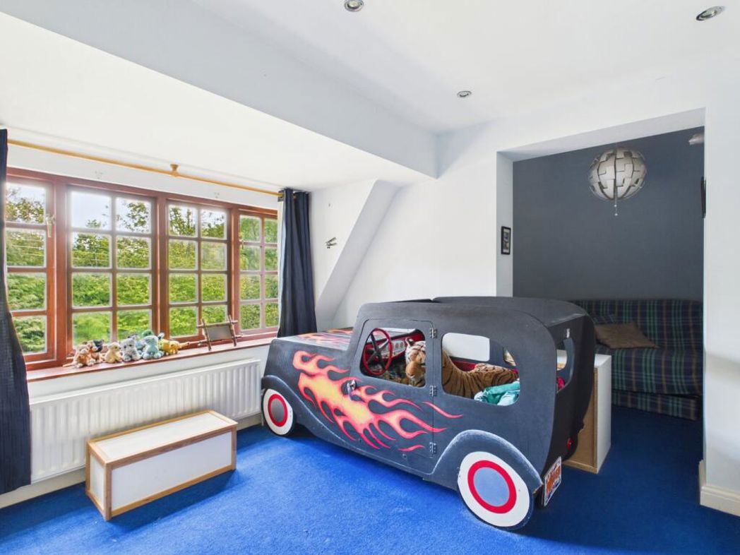 Property image 15 of 31
