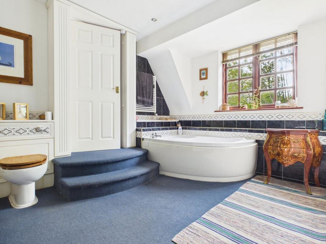 Property image 17 of 31