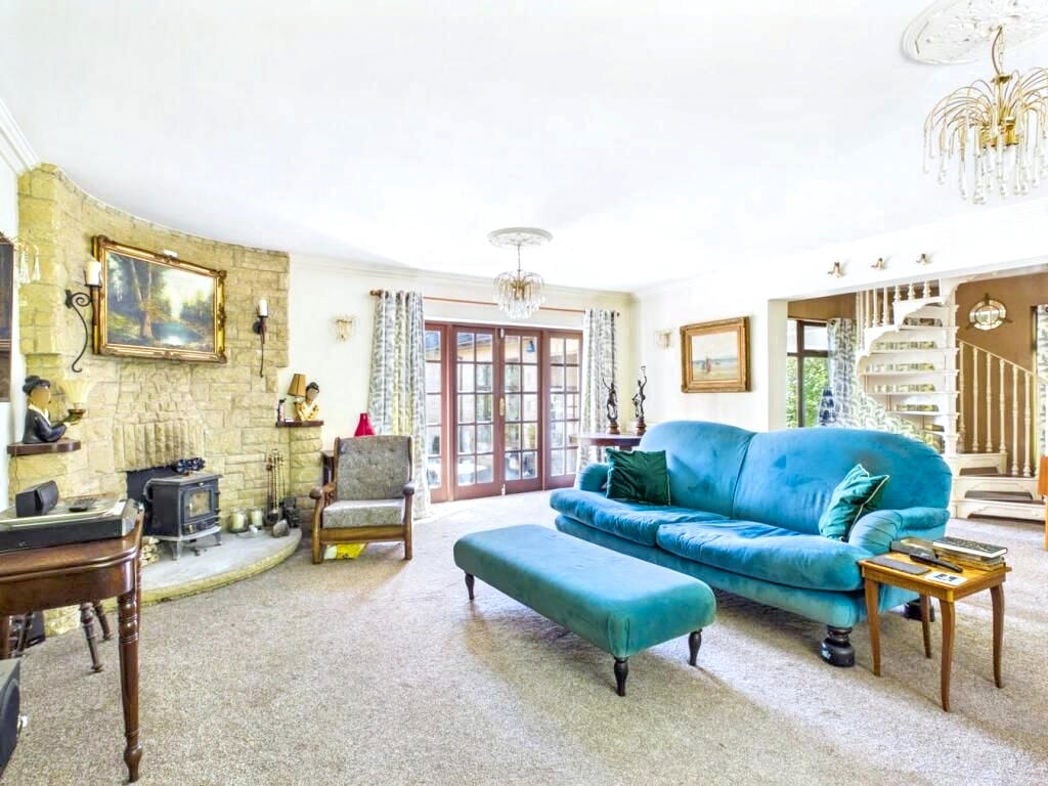 Property image 2 of 31