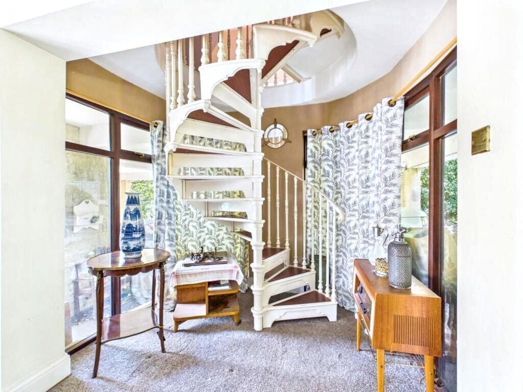 Property image 4 of 31
