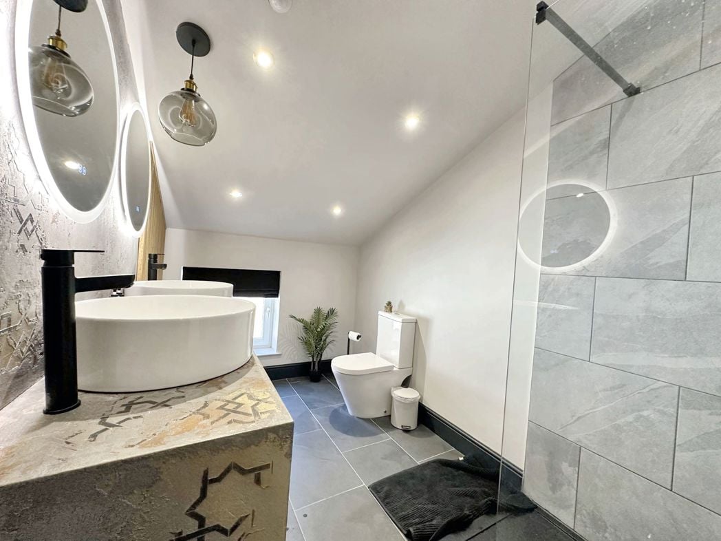 Property image 6 of 17