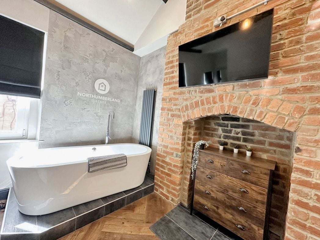 Property image 11 of 17