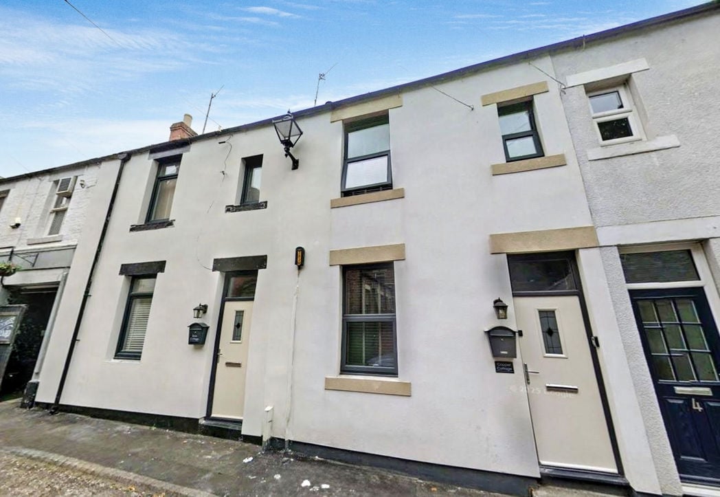 Property image 1 of 17