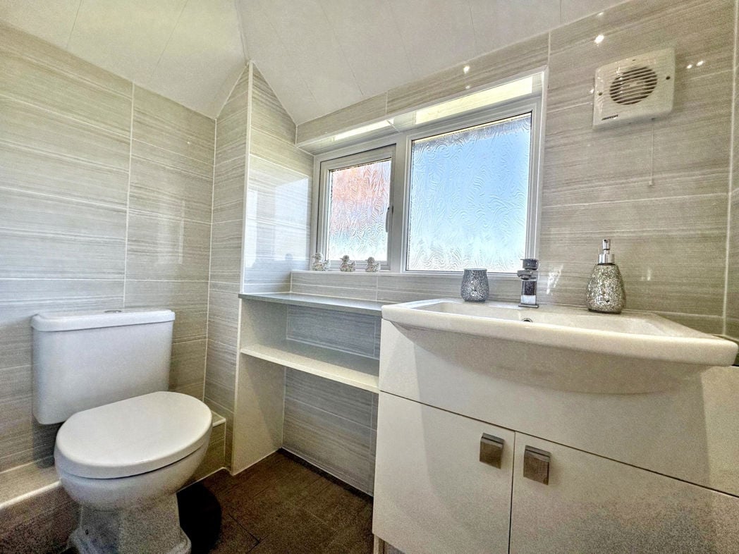 Property image 18 of 21