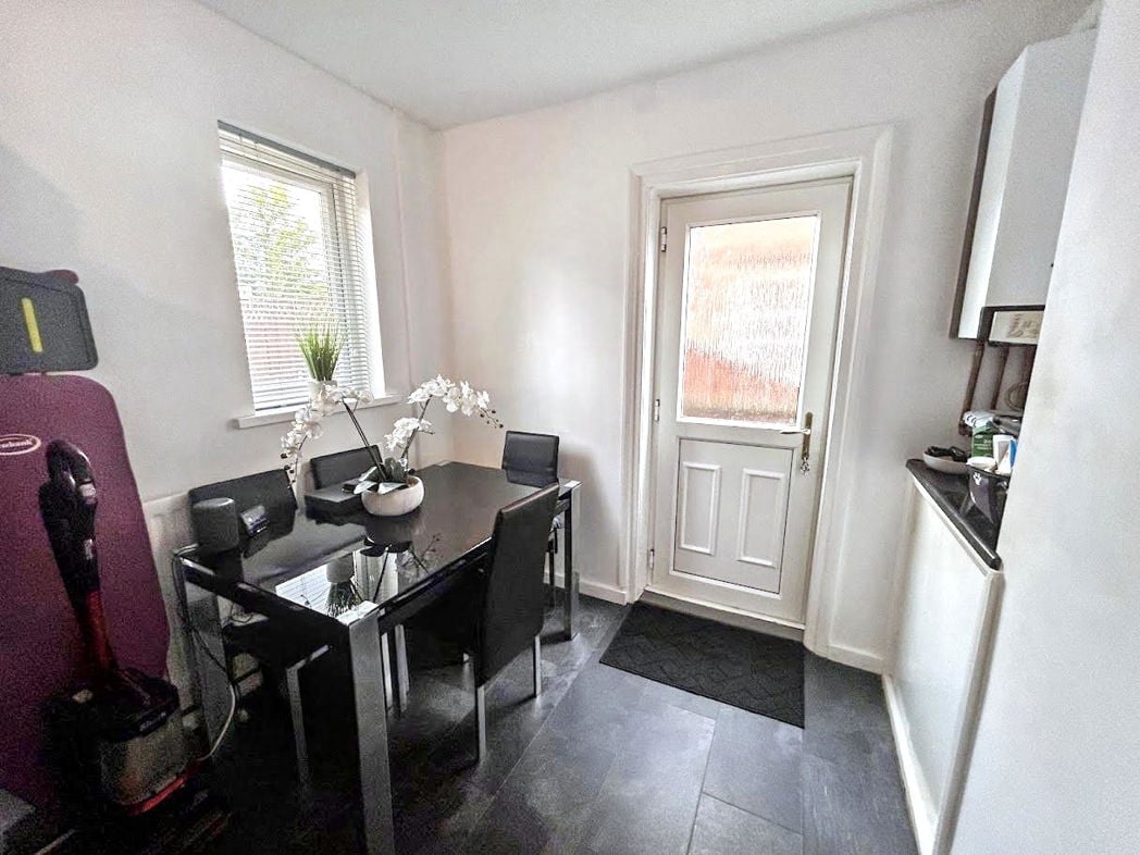 Property image 6 of 11