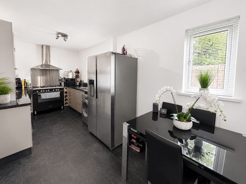 Property image 5 of 11