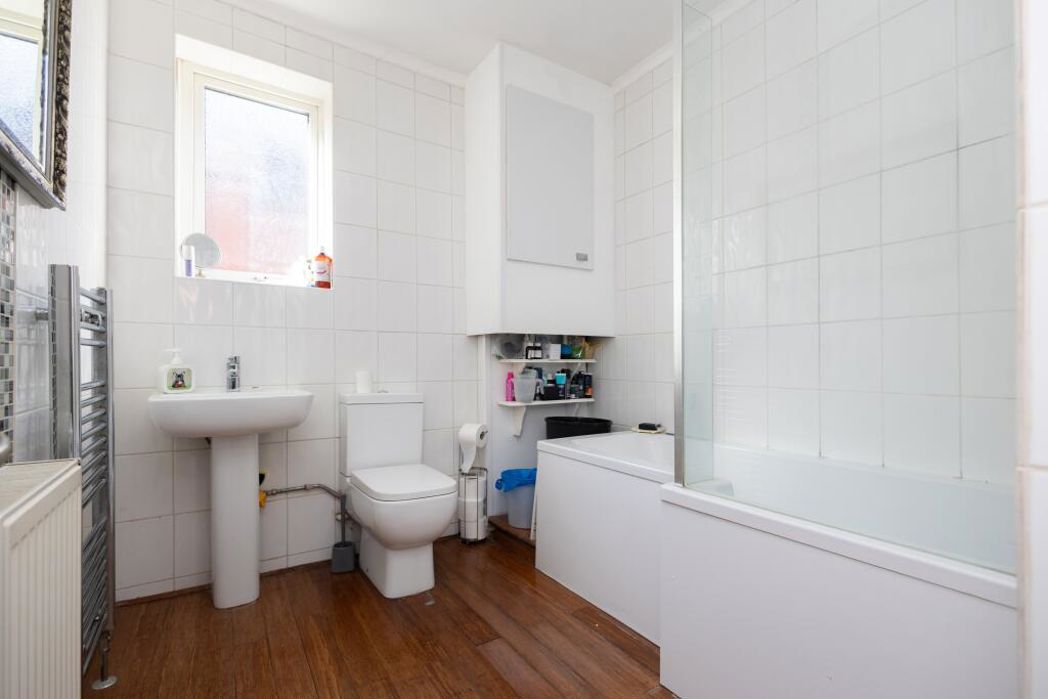 Property image 5 of 9