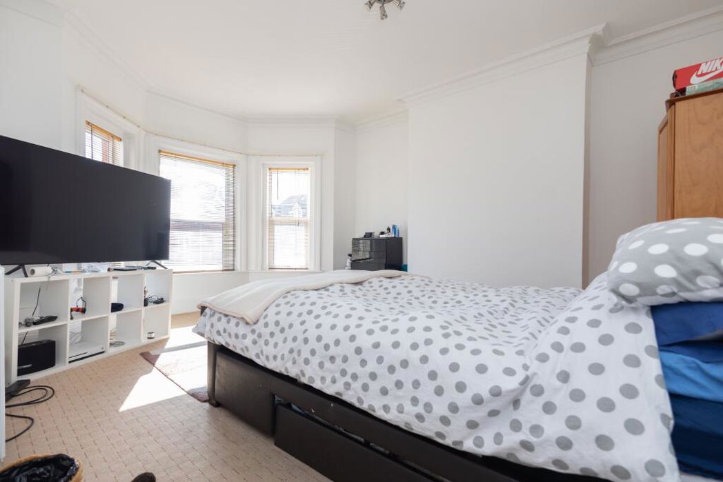 Property image 7 of 9