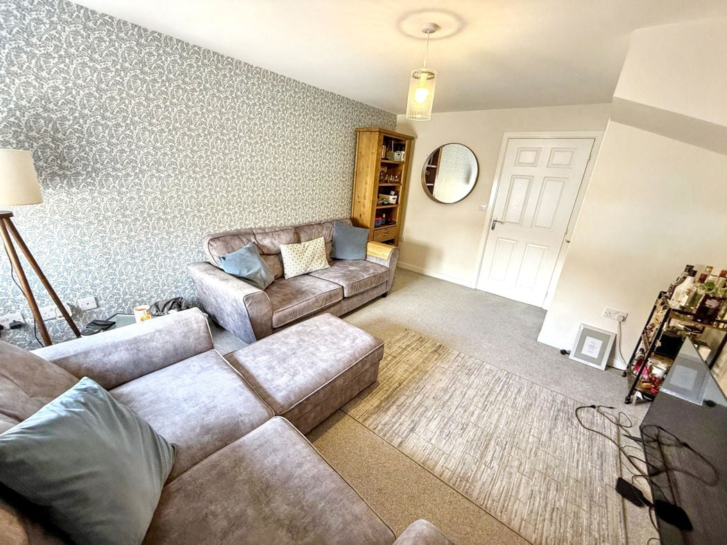 Property image 3 of 12